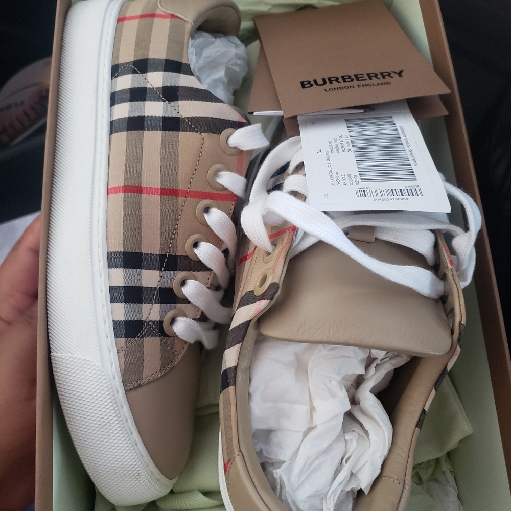 Shoes - Picture 2 of 4